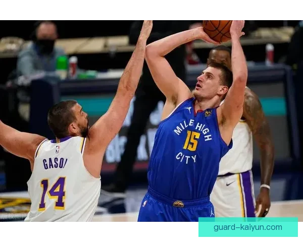 楚阿梅尼的防守站位分析：精准锁定对手进攻威胁表现亮眼