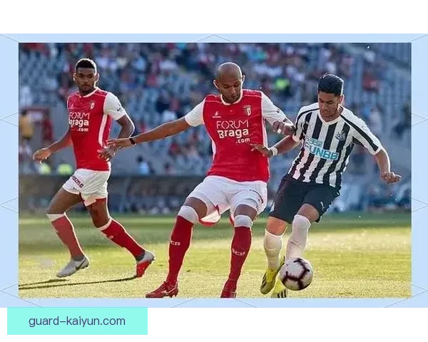 吉马良斯阵容配置持续提升，球队在新赛季表现备受关注。