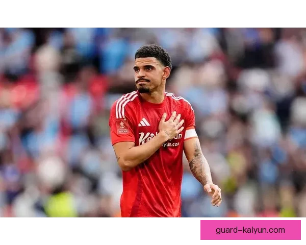 英超森林续约吉布斯-怀特，表现稳健显示未来潜力