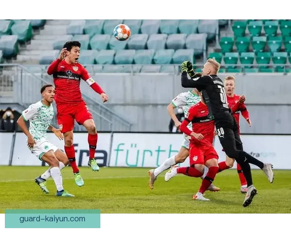 德甲沃尔夫斯堡点球英雄逐渐显现，近期表现稳健值得关注